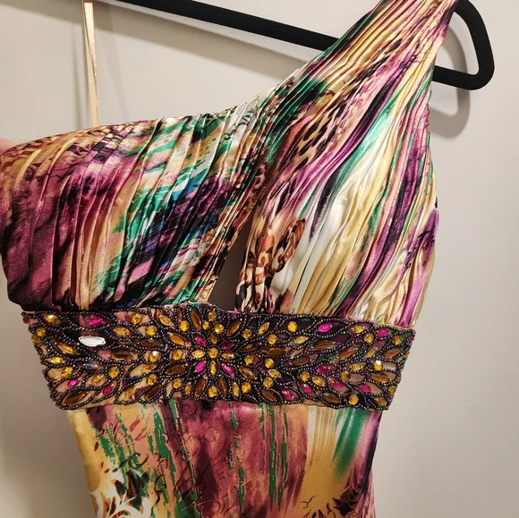 Dress - Picture 2 of 3